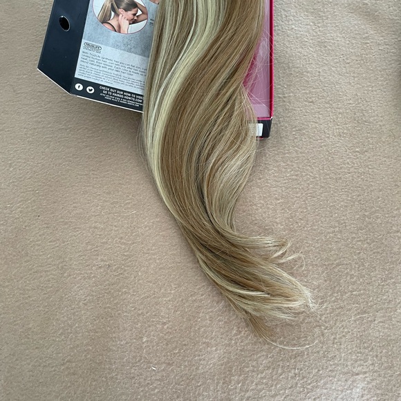 Set of 3 Hair clip on Hairdo’s - Picture 4 of 13